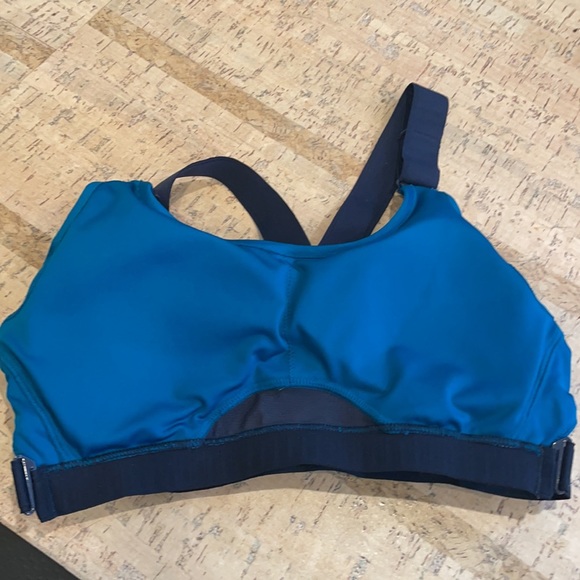 Nike sports bra no size tag - Picture 6 of 6